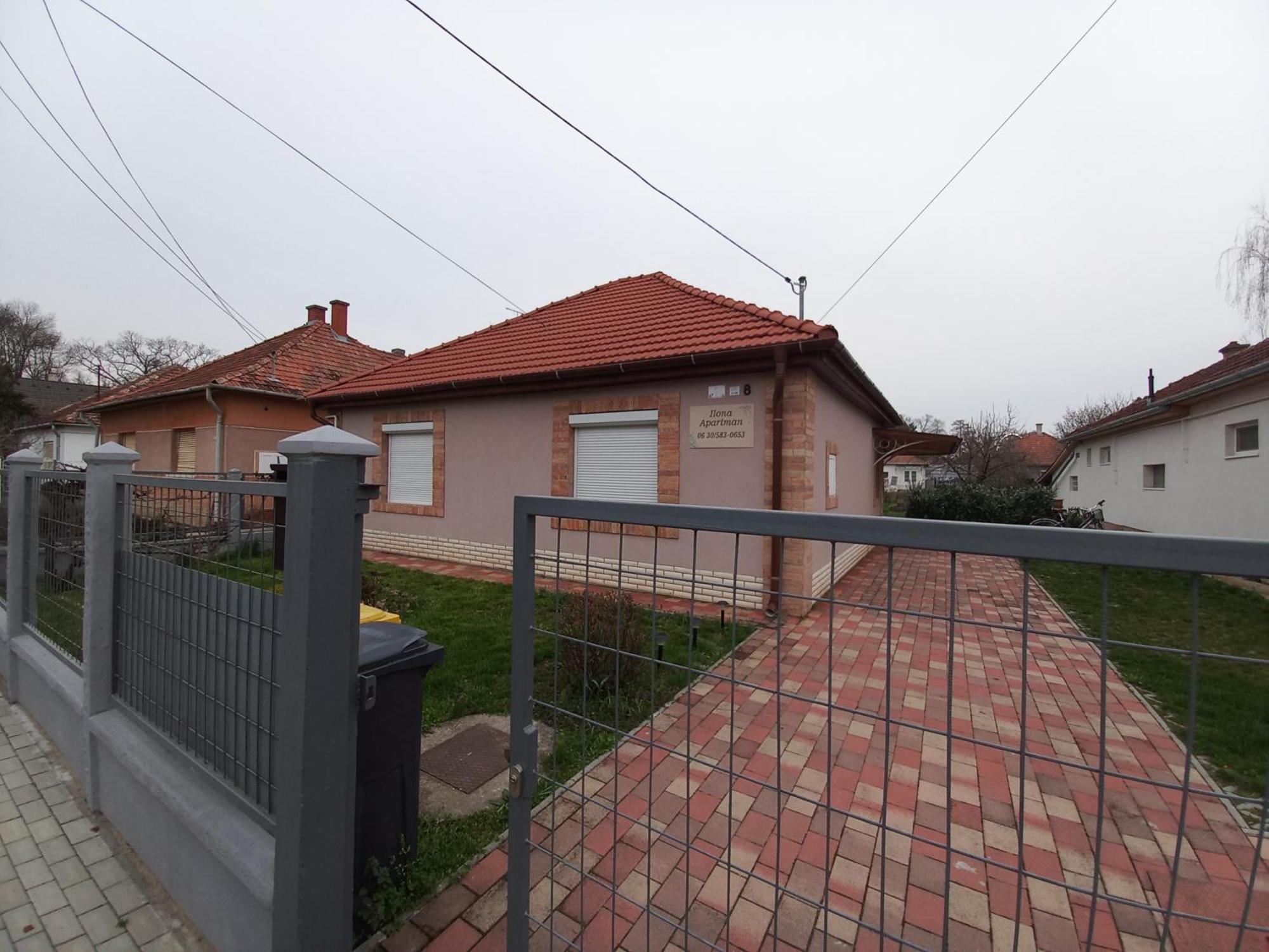 Ilona Apartman Gyula Exteriör bild
